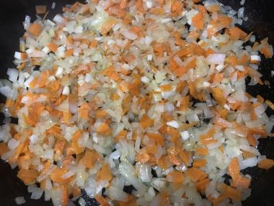 Ryžiai su vištiena sojų padaže Žingsnis 1