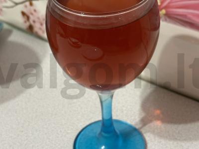 Natūralios granatų sultys namuose pagrindine nuotrauka