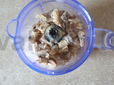 Švelnus vištienos krūtinėlės ir grybų paštetas Žingsnis 4