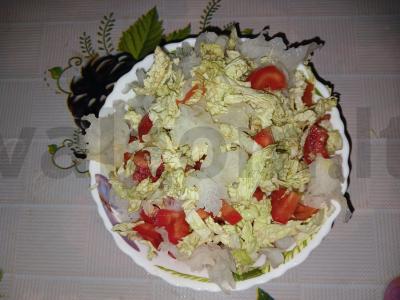 Daržovių salotos su lediniais grybais pagrindine nuotrauka