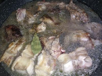 Švelnus triušis, troškintas su daržovėmis Žingsnis 1