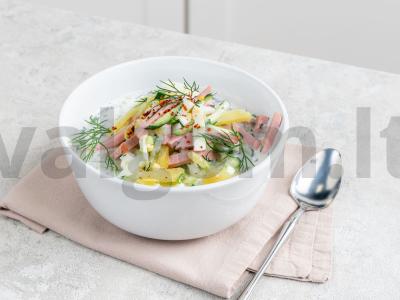 Klasikinė okroška su dešra ant vandens pagrindine nuotrauka