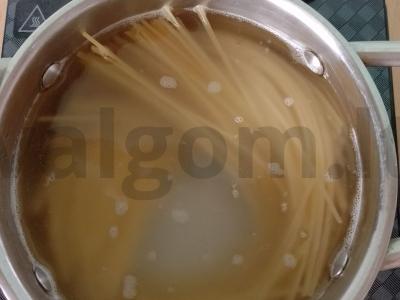 Makaronai su vištiena ir grybais grietinėlėje Žingsnis 1