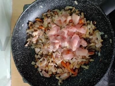 Makaronai su vištiena ir grybais grietinėlėje Žingsnis 4