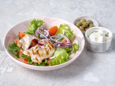 Salotos su kalakutienos filė, bryndza ir frizdelių salotomis Žingsnis 1