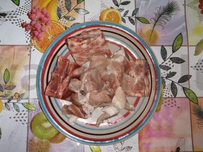 Vengriška kiaulienos guliašo sriuba Žingsnis 1