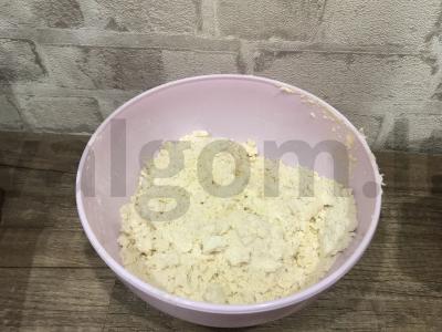 Pyragas iš trapios tešlos su varške ir vaisiais Žingsnis 2