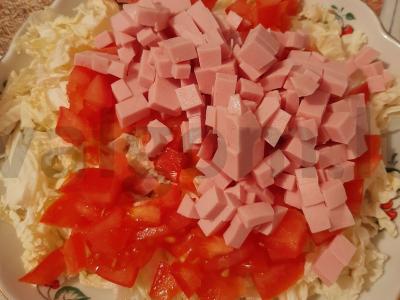 Pekino kopūstų ir pomidorų salotos Žingsnis 3