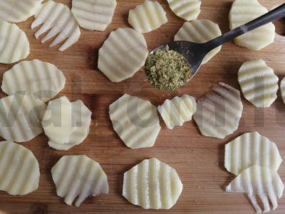 Keptuvėje kepami traškučiai su prieskoniais Žingsnis 2