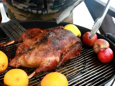 Kalėdų žąsis - grilio ir orkaitės receptas pagrindine nuotrauka