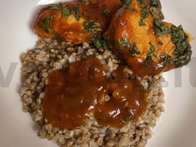 Troškinta vištienos filė pomidorų padaže pagrindine nuotrauka