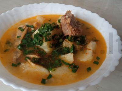 Kalakutienos troškinys su bulvėmis pagrindine nuotrauka