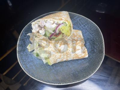 Šavarma su vištiena ir daržovėmis pagrindine nuotrauka