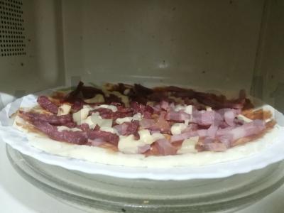 Minutės picos kepimas mikrobangų krosnelėje. Žingsnis 8