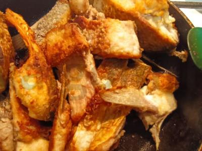 Kepta žuvis pagrindine nuotrauka