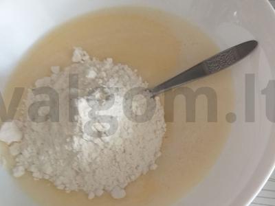 Šampano ir sultenių keksiukai Žingsnis 2