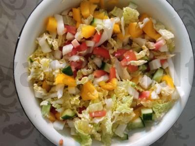 Vitaminų salotos sultingos pagrindine nuotrauka