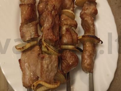 Kalakutienos kebabai namuose pagrindine nuotrauka