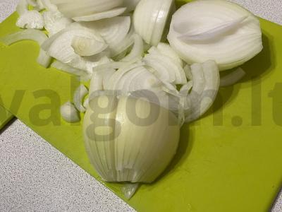 Kiaulienos kebabas ant medžio anglies Žingsnis 1