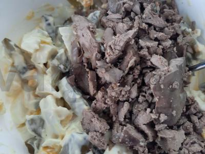 Vištienos kepenėlių salotos Žingsnis 5