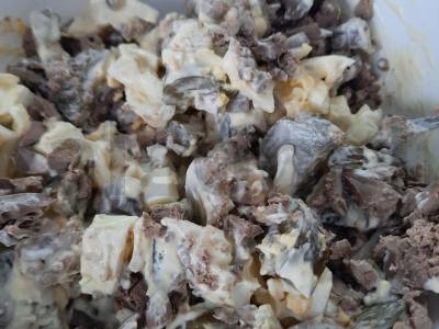 Vištienos kepenėlių salotos pagrindine nuotrauka