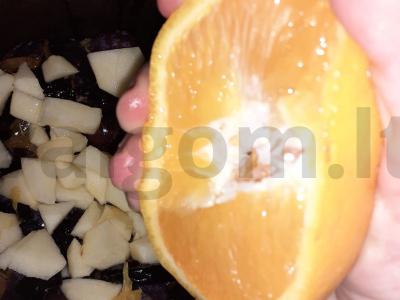 Slyvų ir slyvų uogienė Žingsnis 3