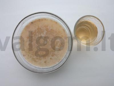 Saldus pienas su migdolais ir medumi Žingsnis 1