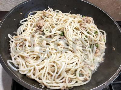 Tunų makaronai su baltuoju vynu vakarienei Žingsnis 5