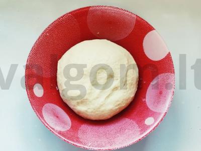 Vienuolyno namelio pyragas su vyšniomis Žingsnis 2