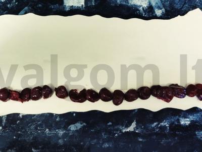 Vienuolyno namelio pyragas su vyšniomis Žingsnis 4