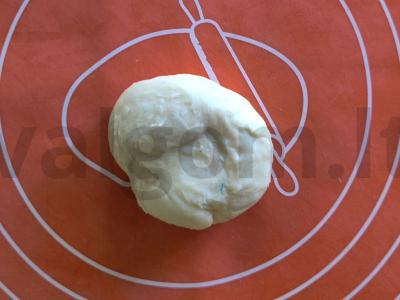 Mini pica su brie sūriu ir kumpiu Žingsnis 1