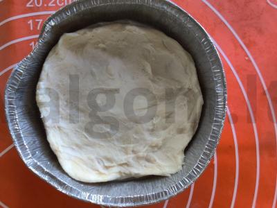 Mini pica su brie sūriu ir kumpiu Žingsnis 2