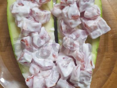 Mikrobangų krosnelės cukinijų laiveliai vakarienei Žingsnis 3