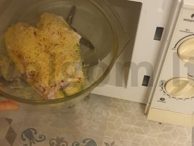 Mikrobangų krosnelės cukinijų laiveliai vakarienei Žingsnis 5