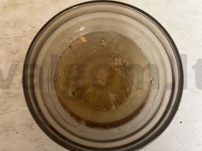 Kriaušių skiltelės karamelės stiklinėje Žingsnis 6