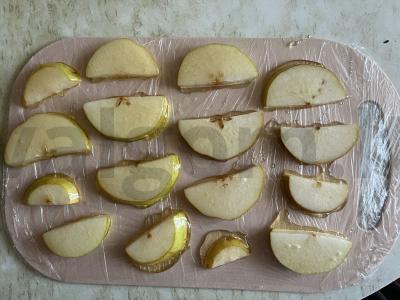 Kriaušių skiltelės karamelės stiklinėje Žingsnis 8