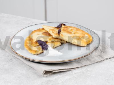 Grietinės plokštainis ant grotelių pagrindine nuotrauka