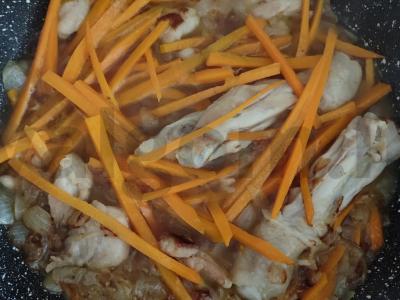 Vištienos plovas su česnakais ir ciberžole Žingsnis 1