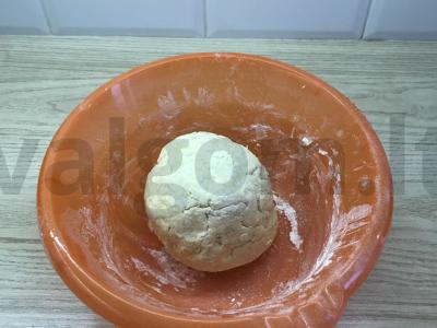 Krepšeliai su virintu sutirštintu pienu Žingsnis 3