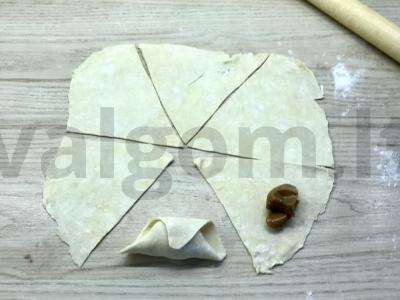 Krepšeliai su virintu sutirštintu pienu Žingsnis 4