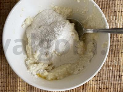 Švelnūs sūrio pyragėliai iš ryžių miltų Žingsnis 3