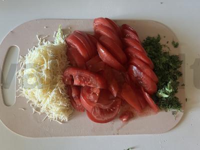 Užkandžių pyragas su cukinijų tešlos plutelėmis Žingsnis 3