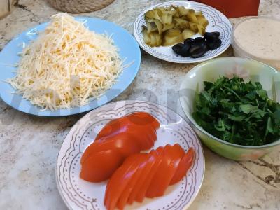 Pica be miltų su malta mėsa ir alyvuogėmis Žingsnis 2