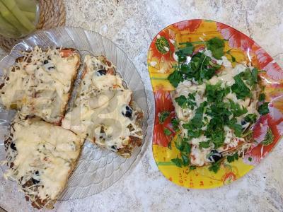 Pica be miltų su malta mėsa ir alyvuogėmis pagrindine nuotrauka