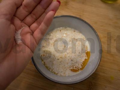 Avižinių dribsnių blynas su kondensuotu pienu Žingsnis 2