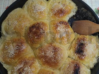 Bandelės su šokoladu viduje pagrindine nuotrauka