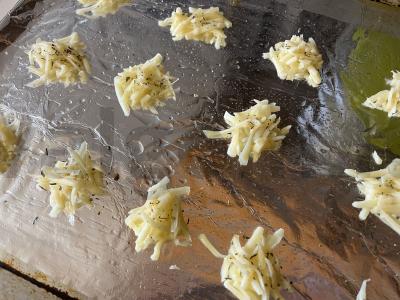 Traškūs sūrio traškučiai su itališko sūrio žolelėmis "Liebendorf" Žingsnis 4