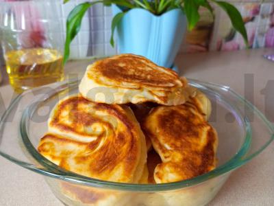 Plikyti avižiniai blyneliai pagrindine nuotrauka