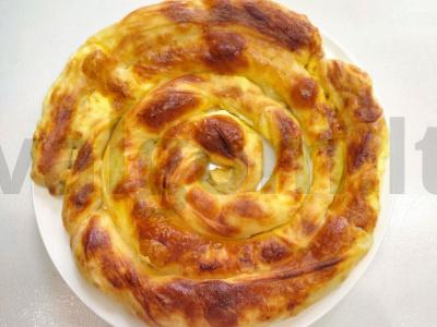 Naminė vertuta su varške moldavišku stiliumi pagrindine nuotrauka