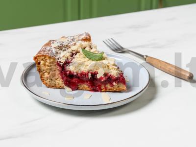 Bruknių pyragas pagrindine nuotrauka